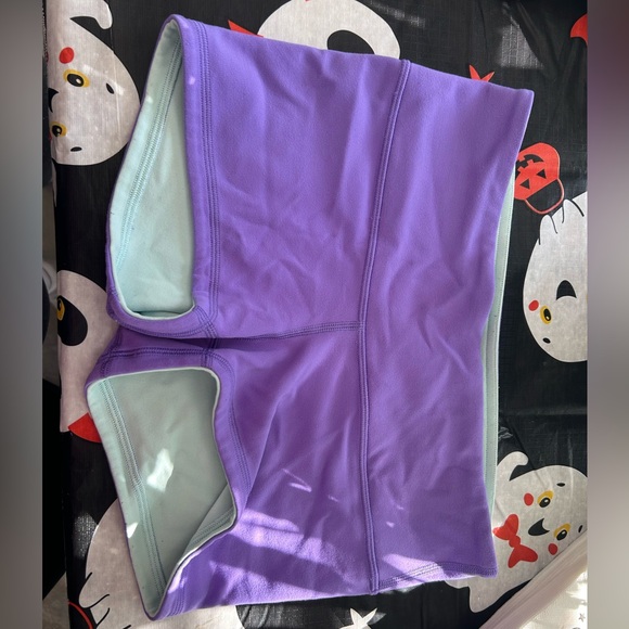 Lululemon reversible shorts size 6 - Picture 2 of 5